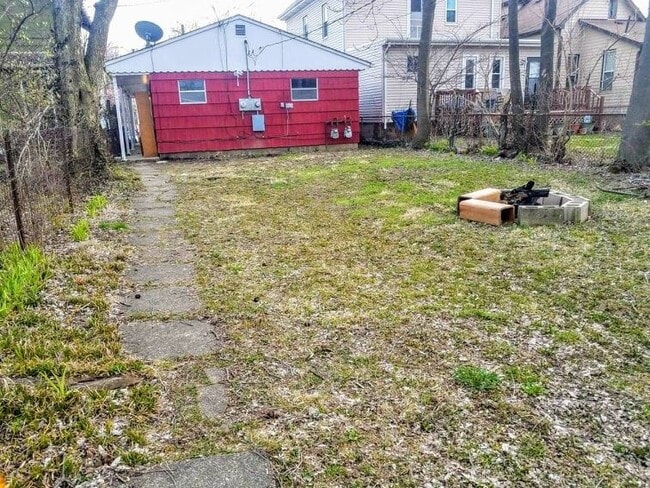 Building Photo - 512 Clinton St