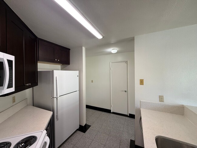 Foto del edificio - Beautiful 1 Bedroom 1 Bathroom in UTC!