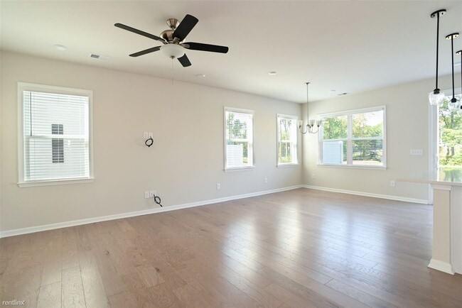 Building Photo - 3 br, 2.5 bath Townhome - 9021 Widden Way