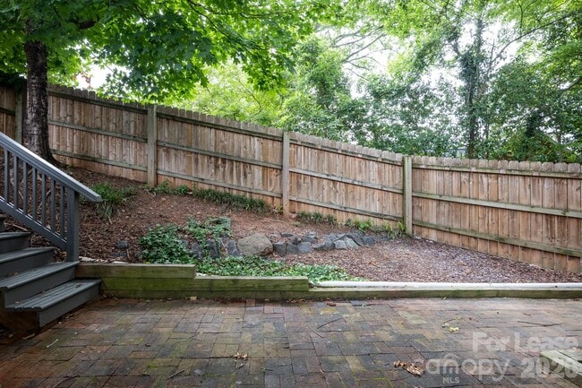 Building Photo - 2525 Runnymede Ln