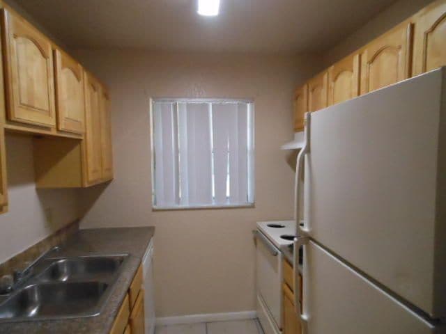 Building Photo - 220 Croton Ave