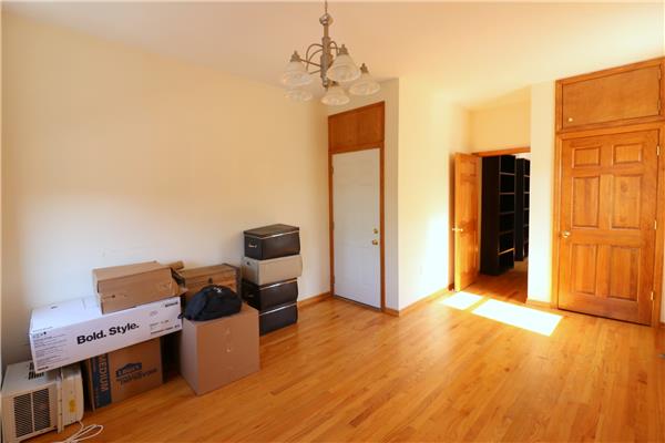 Building Photo - 161 Engert Ave