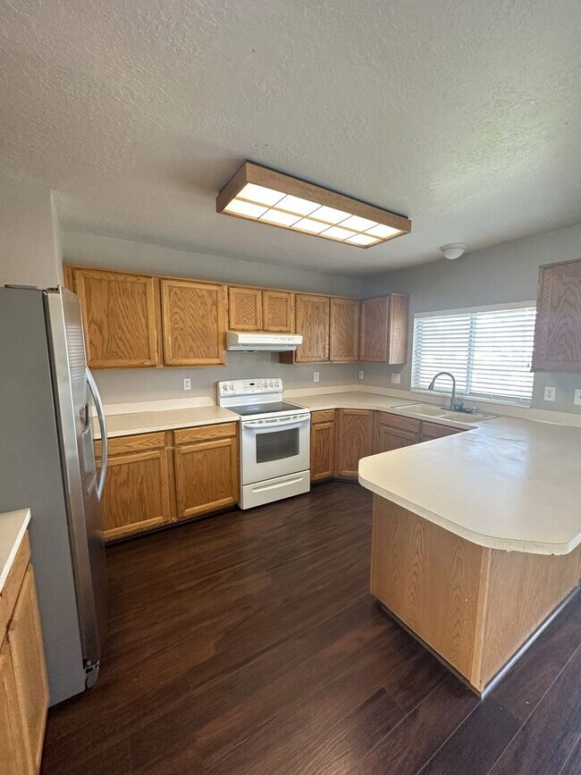 Foto del edificio - 3 Bed 1.75 Bath Home for Rent in Clinton!