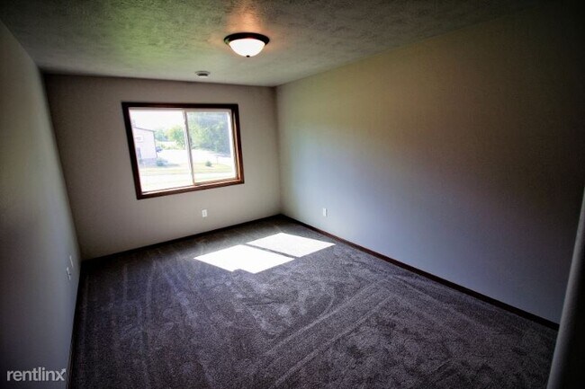 Building Photo - 4 br, 2.5 bath Townhome - 1213 N Archer Dr
