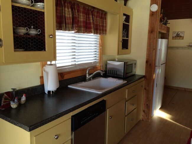 Building Photo - Peaceful 1 Bedroom / 1 Bath Executive Cabin on Sleeping Child – Stunning Views & Premium Comforts