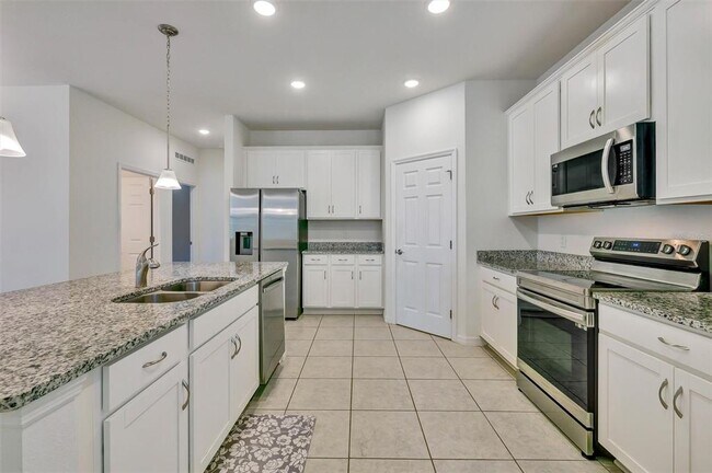 Building Photo - 2599 Avalon Pk Blvd