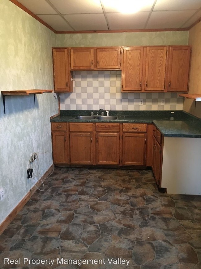 Building Photo - 2 br, 1 bath House - 300 18th Street