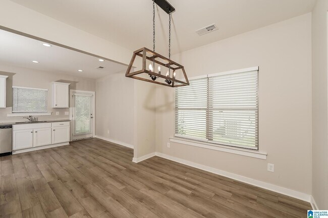 Foto del edificio - 142 Kings Wy