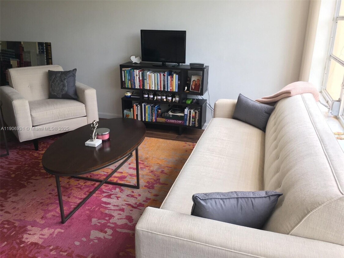 Foto principal - 1250 Atlantic Shores Blvd