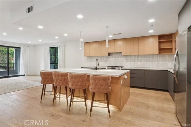 Foto del edificio - 5110 Whitsett Ave