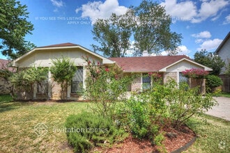 Building Photo - 1711 St James Dr