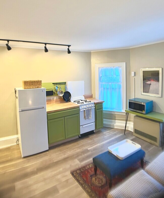 Cocina - 234 Shelburne Rd