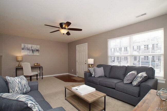 Foto del edificio - 307 Shady Rock Ln
