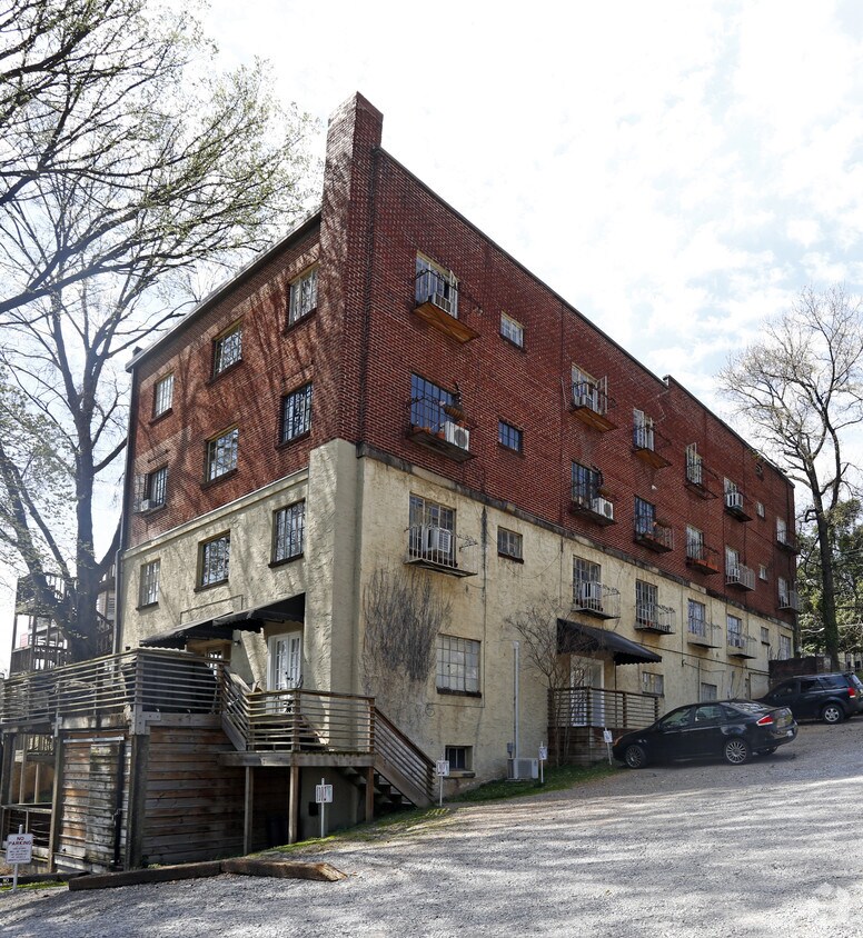 Building Photo - Hill River House