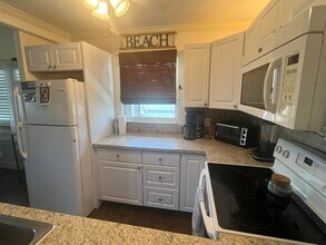 Building Photo - 132 Monaco Ct