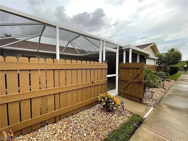 Building Photo - 15630 Crystal Lake Dr