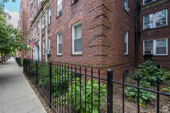 Building Photo - 40-60 Elbertson St