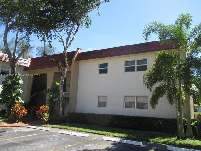 Foto del edificio - 212 Lake Frances Dr