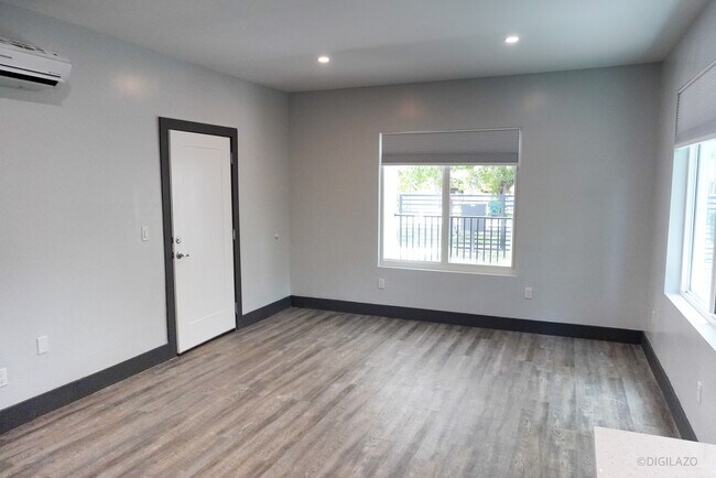 Foto del edificio - 1020 SW 23rd Ave