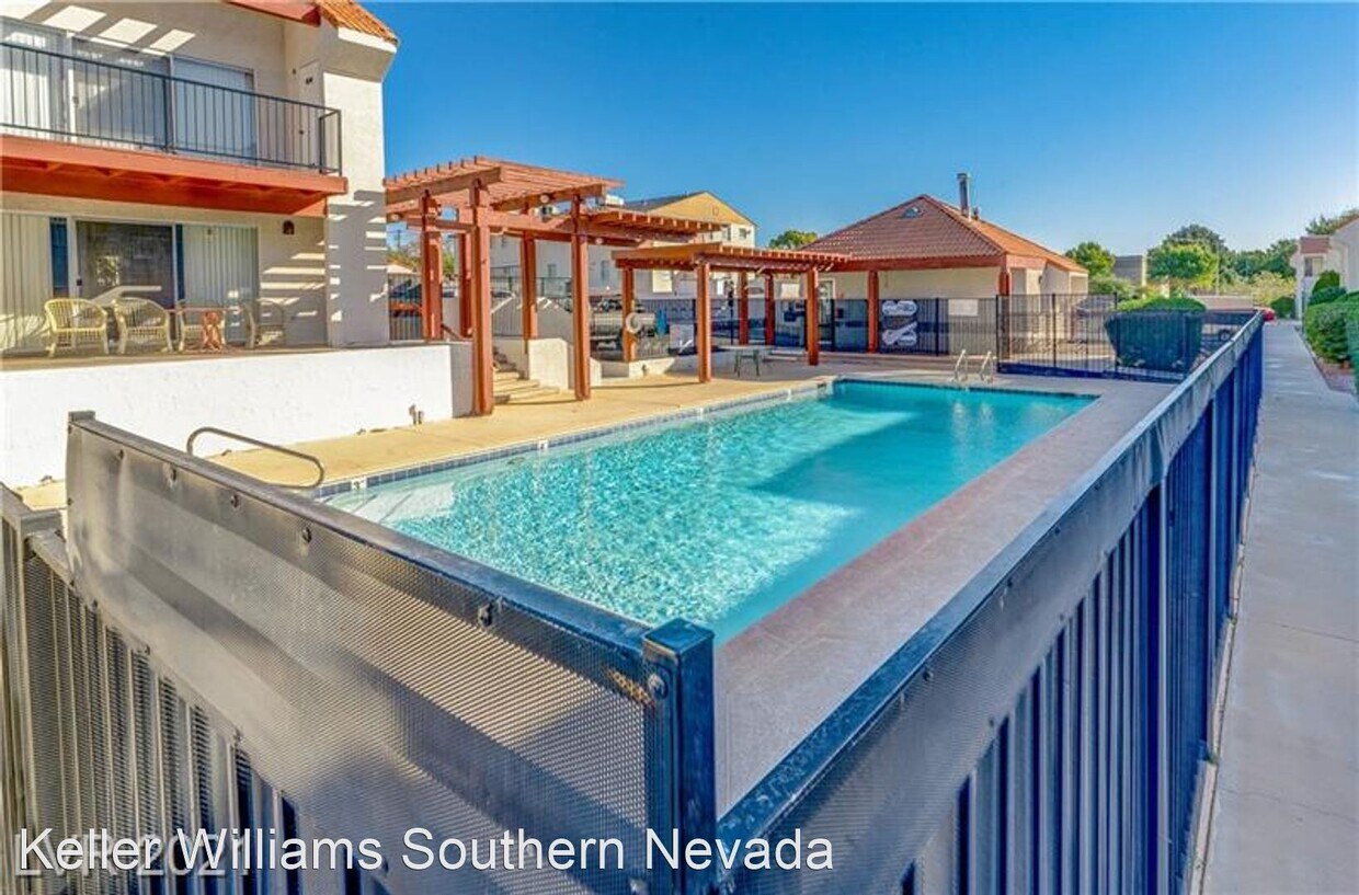 Foto del edificio - 1 br, 1 bath House - 870 Avenue B Unit 204