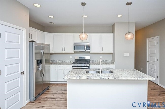 Building Photo - 8090 Manton Ct