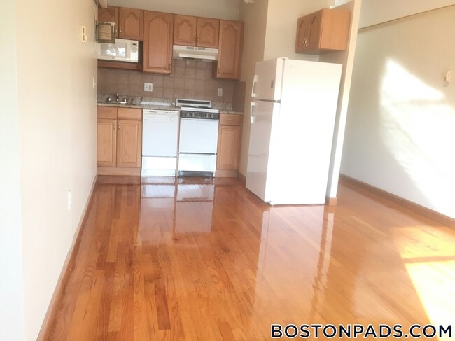 Foto del edificio - 1110 Commonwealth Ave