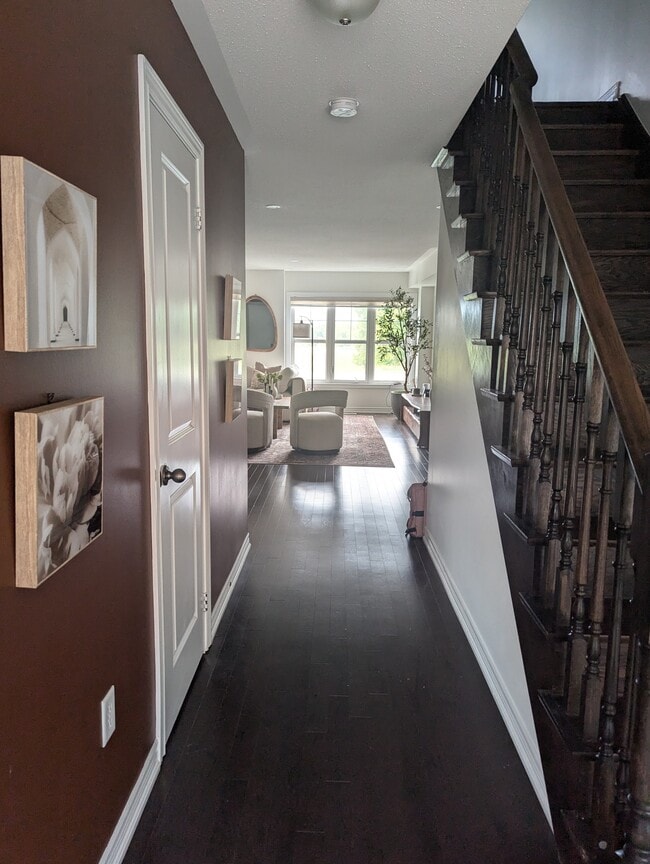 Building Photo - 57 Padbury Trl