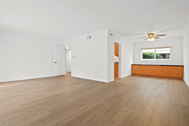 Foto del interior - 1975 S. Beverly Glen, near Rancho Park!