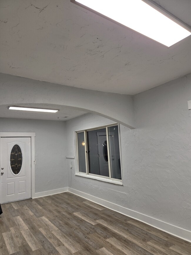 Building Photo - 324 S 26th St