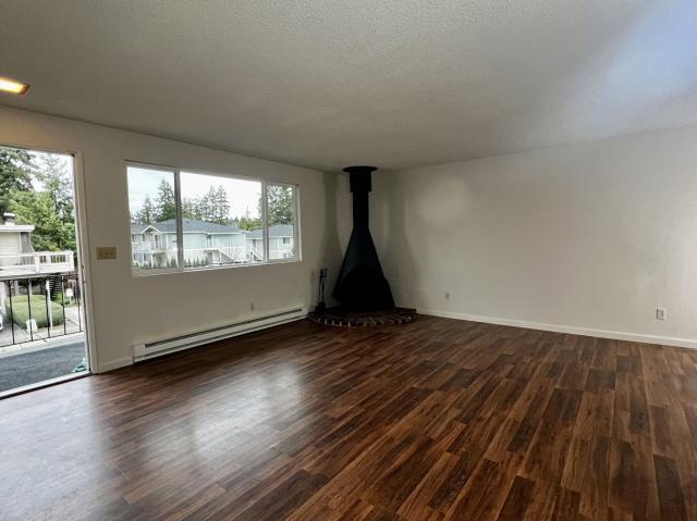 Building Photo - 2 bedroom in Bellevue WA 98007