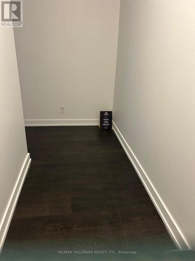 Photo du bâtiment - 1906-2212 LAKESHORE BOULEVARD W