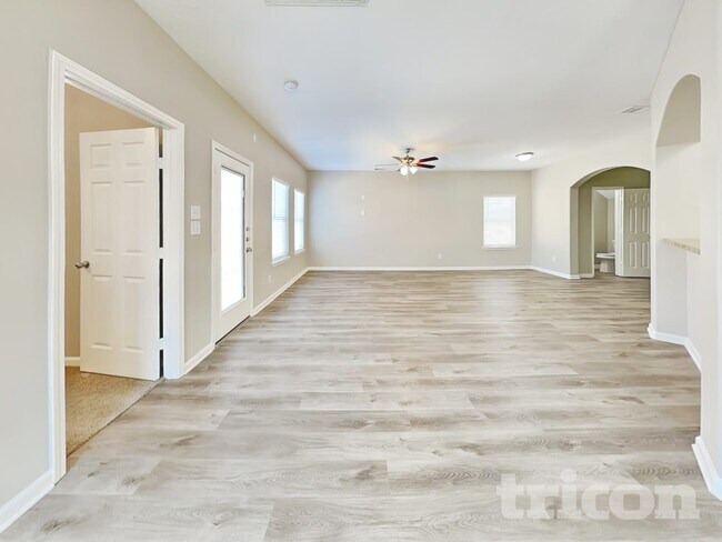 Building Photo - 5703 Straight Way