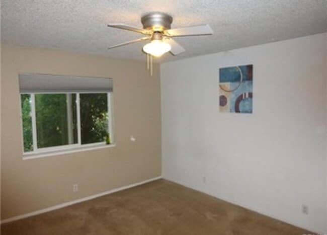 Foto del edificio - 1412 N Cherry St