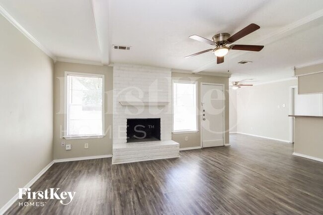 Building Photo - 4903 Shatner Dr
