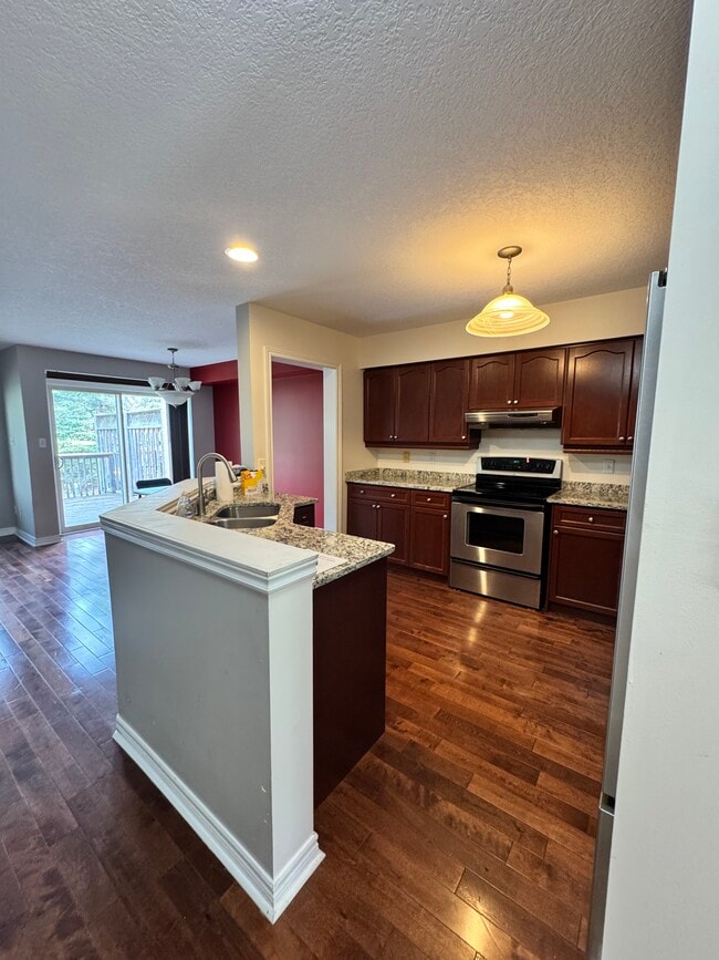 Building Photo - 505 Blue Jay Dr