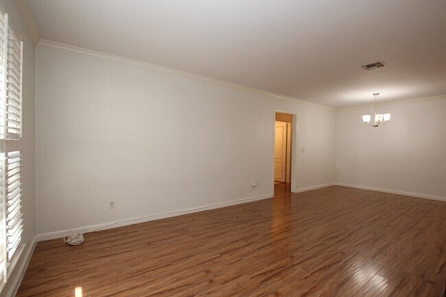 Foto del edificio - 7926 Broadway