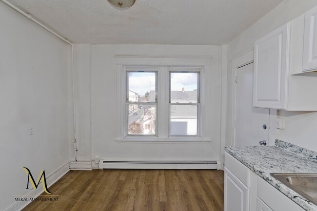 Photo - 528-532 Union Street Apartment