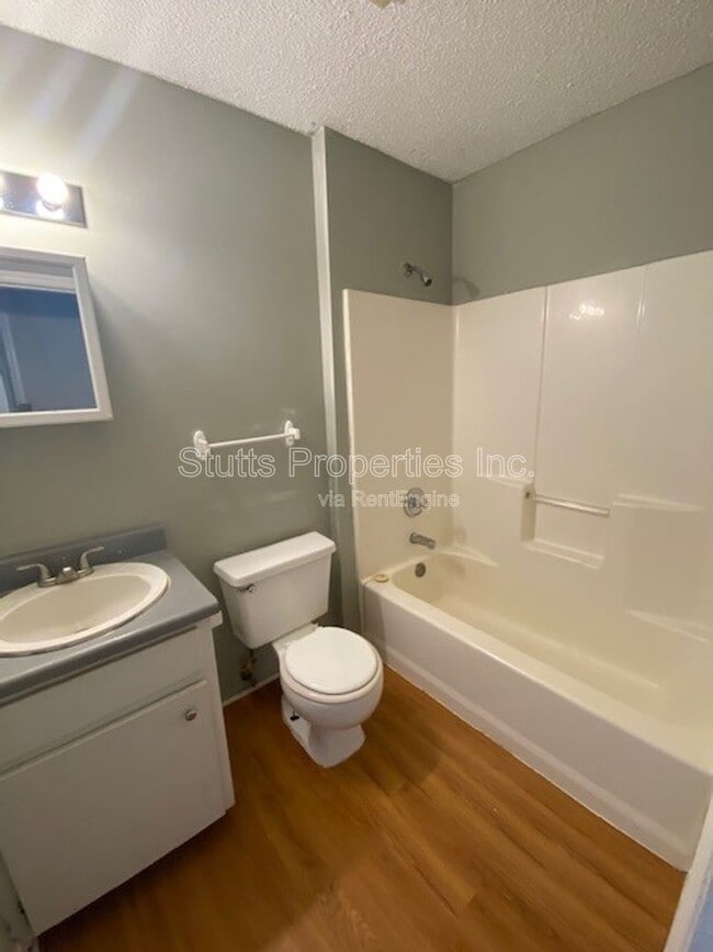 Building Photo - 541 Dulin St