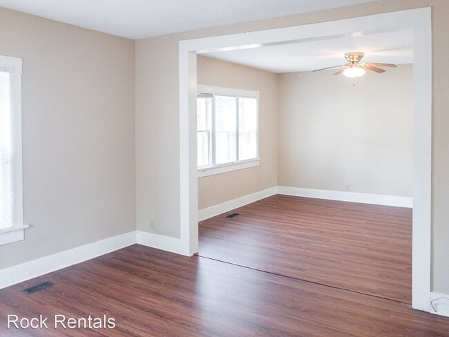 Building Photo - 3 br, 1 bath House - 307 E 11th