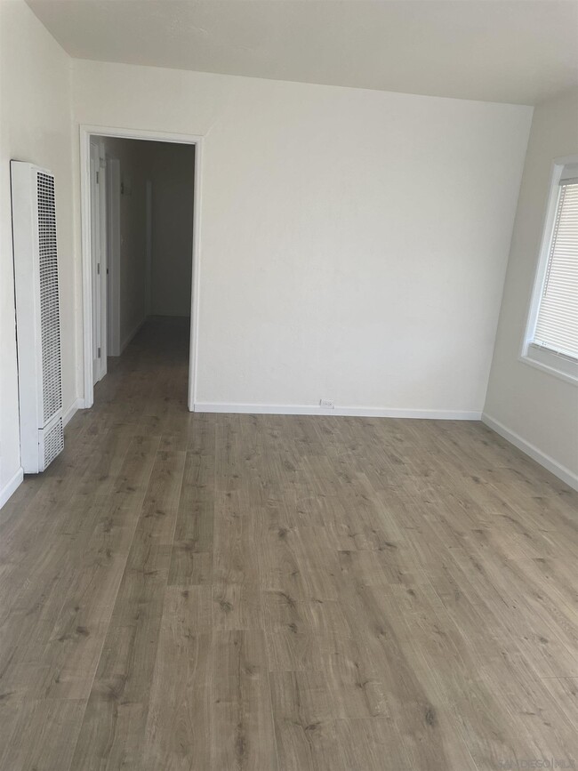Building Photo - 2141 Flintridge Dr
