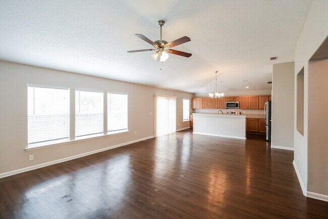 Building Photo - 2267 Brian Lakes Dr E