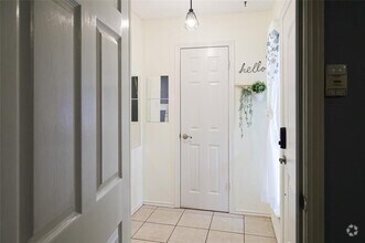 Building Photo - 8705 Clearbrook Trail