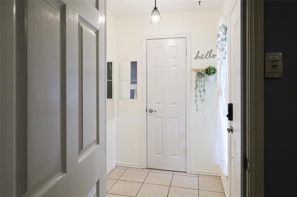 Primary Photo - 8705 Clearbrook Trail