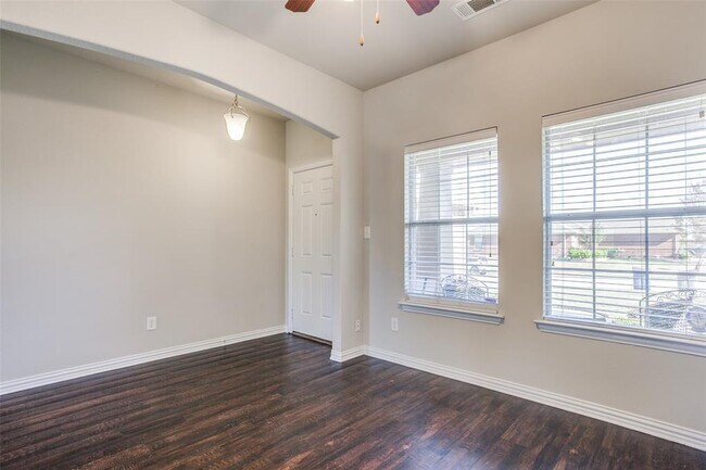 Building Photo - 737 Cedar Cove Dr