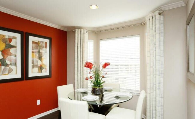 Building Photo - 2 bedroom in Houston TX 77054