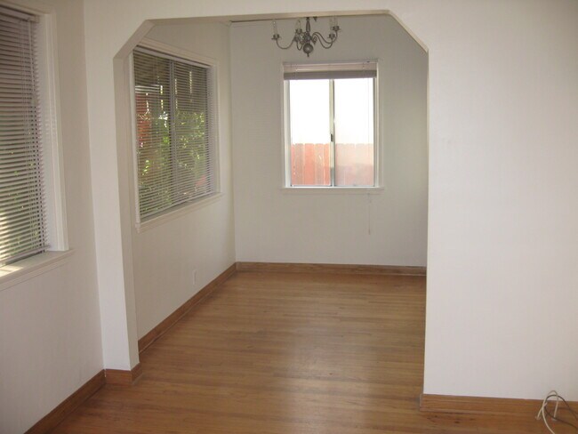 Foto del edificio - 2230 Penmar Ave