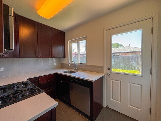 Foto del edificio - 6800 E 23rd Ave