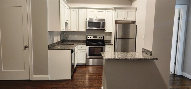 Building Photo - 10 Merrymount Rd