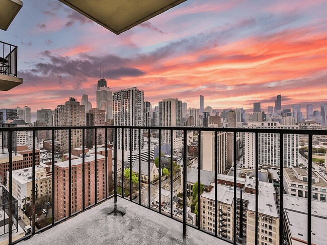 Foto del edificio - 1212 N La Salle Dr