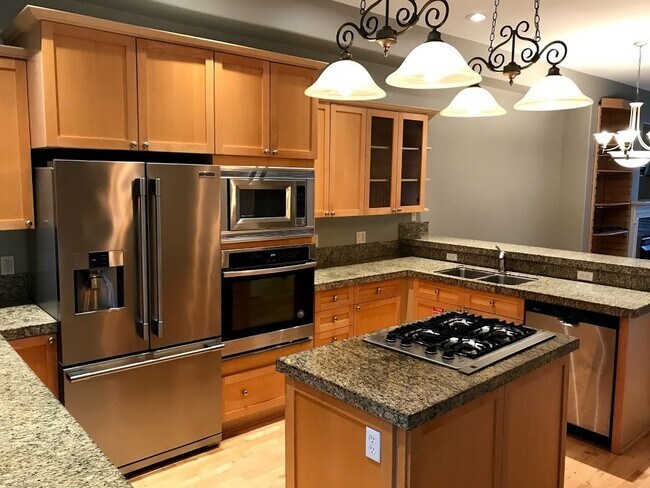 Foto del edificio - Beautiful SW Portland 2 Bedroom Townhome O...